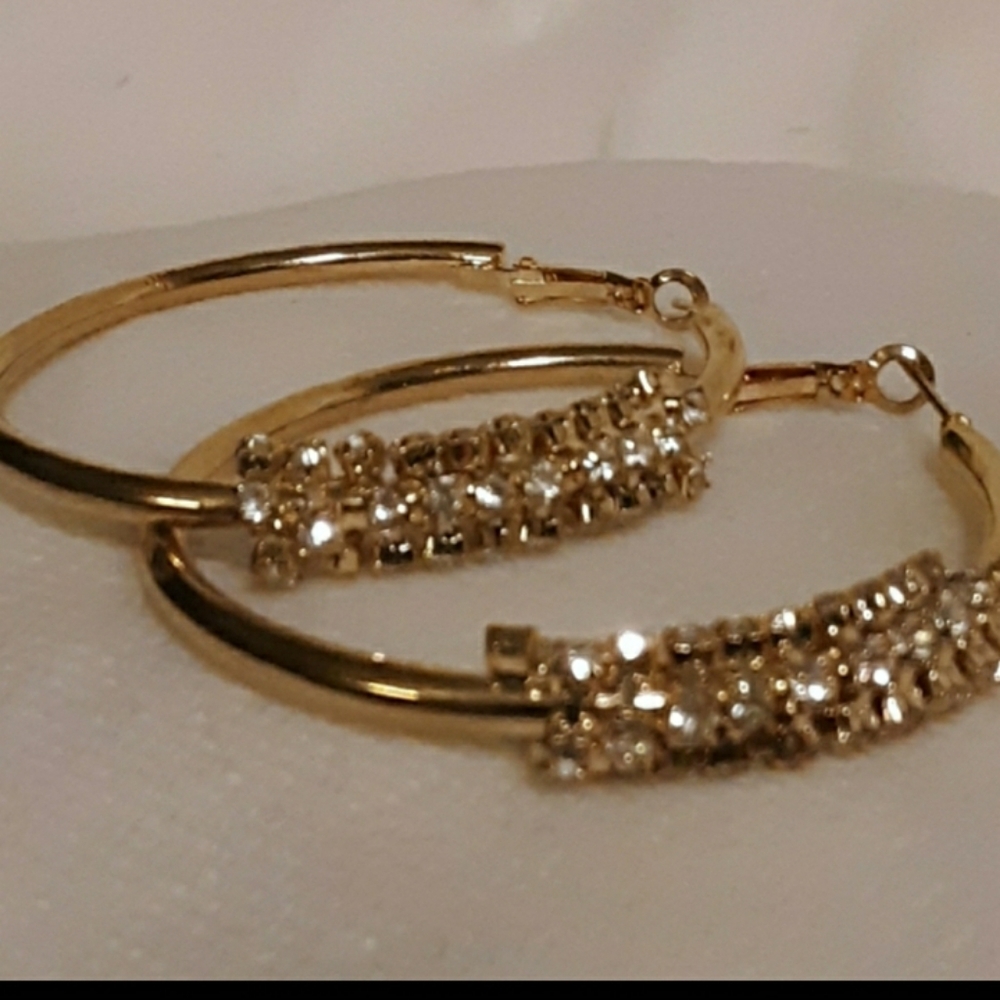 NWOT GOLD HOOPS SPIRAL DETAIL - Picture 6 of 6